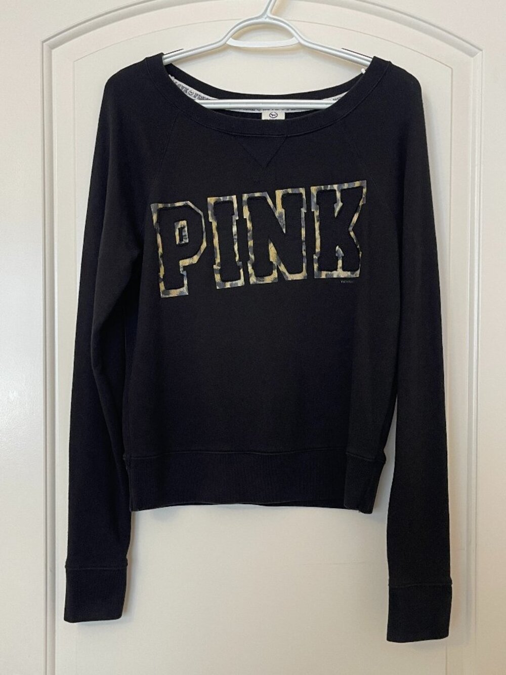 Victoria's Secret PINK Sweatshirt Black Cheetah Leopard Logo Y2K Medium